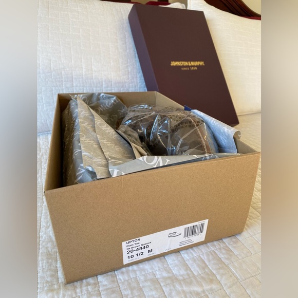 Men’s 10.5 Johnston and Murphy brown suede dress shoes - Picture 3 of 3